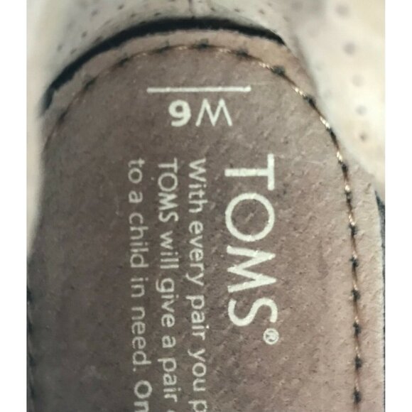 TOMS Crackled Silver Metallic Lace-Up Shoes Flats, Size 6 (US) - Picture 9 of 9